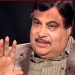 युवराज अभी कागज फाड़ रहे हैं कुछ समय बाद कपड़े फाड़ेंगे : गडकरी