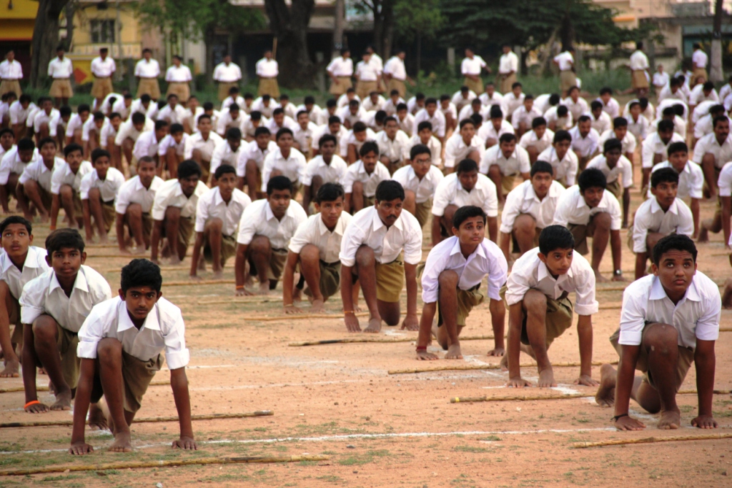 संघ के वैश्विक उभार से घबराए वामपंथी