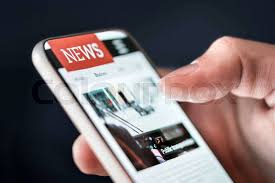 सुबह की चाय से मोबाइल तक : अखबार की जगह सोशल मीडिया