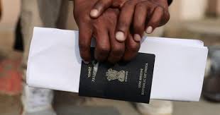 हर साल दो लाख लोगों के देश की नागरिकता छोड़ने के मायने