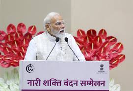 नारी शक्ति वन्दन अधिनियम: प्रतिनिधित्व और क्रियान्वयन की चुनौती