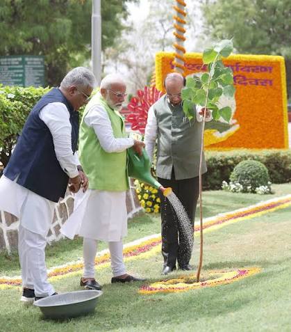 पर्यावरण चिंतन :‘एक पेड़ माँ के नाम’