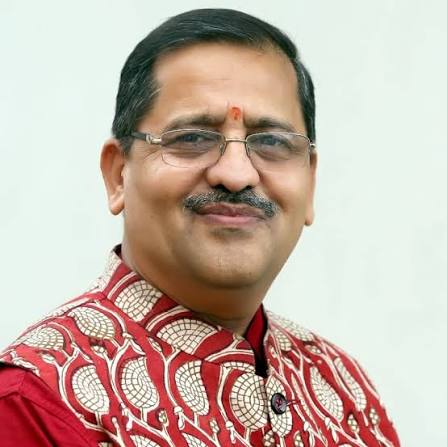 साहित्य की सेवा को समर्पित एक सक्रिय व्यक्तित्व : डॉ. विकास दवे