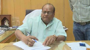 education-minister-kalicharan-saraf-extracted-online-lottery-for-free-admission
