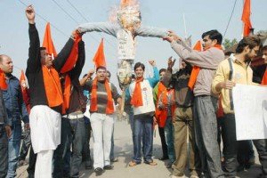 Jammu, December 2 Shri Ram Sena activits burning the effigy of Union Agriculture Minister Sharad Pawar during  their protest against the price rise of Ration and essential commodities in Jammu on Wednesday.Photo by Vishal Dutta