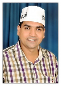 kapil-mishra-snap-for-newspaper-214x300