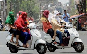 गर्मी का कहर जारी : घर से बाहर निकलना दूभर