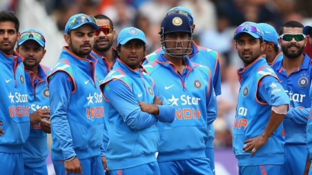 भारत के चार विकेट पर 392 रन
