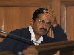 केजरीवाल ने सिसोदिया के विभागों में फेरबदल किया