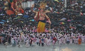 महाराष्ट्र में पूरी धूमधाम से भगवान गणेश प्रतिमाओं का विसर्जन शुरू