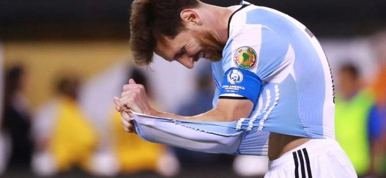 ख़राब प्रदर्शन से फीफा वर्ल्ड कप से अर्जेंटीना के बाहर होने का खतरा