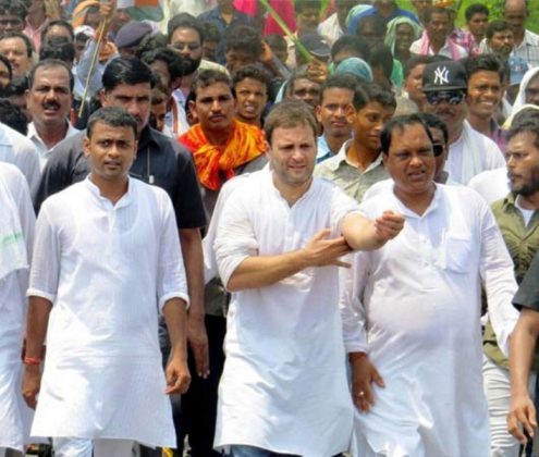 मंदसौर में राहुल की रैली से प्रशासन की उडी नींद , मृत किसानों के परिवार वालों को रैली में जाने से रोका
