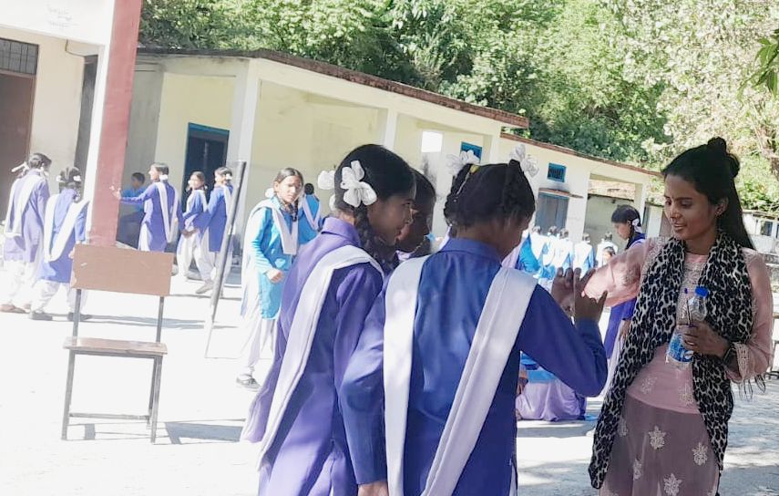 लड़कियों के लिए शिक्षा के अवसर सीमित हो जाते हैं