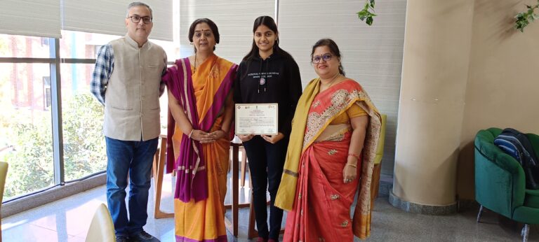 नेहा यादव का राष्ट्रीय शिविर में भागीदारी पर हुआ अभिनन्दन