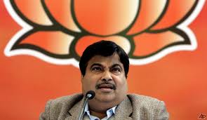 देश में विकास पथ की मज़बूत नींव रखते विकास पुरुष “नितिन गडकरी”