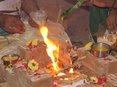 हवन क्यों करें, करें या न करें