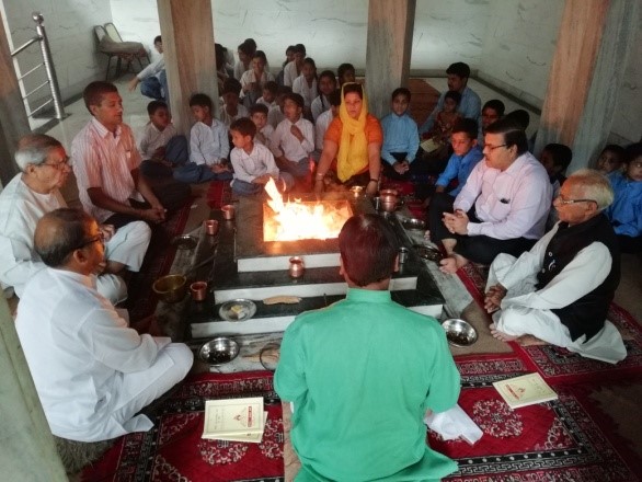 मनुष्य जीवन की उन्नति के लिए आर्यसमाज के सत्संगों में जाना चाहिये